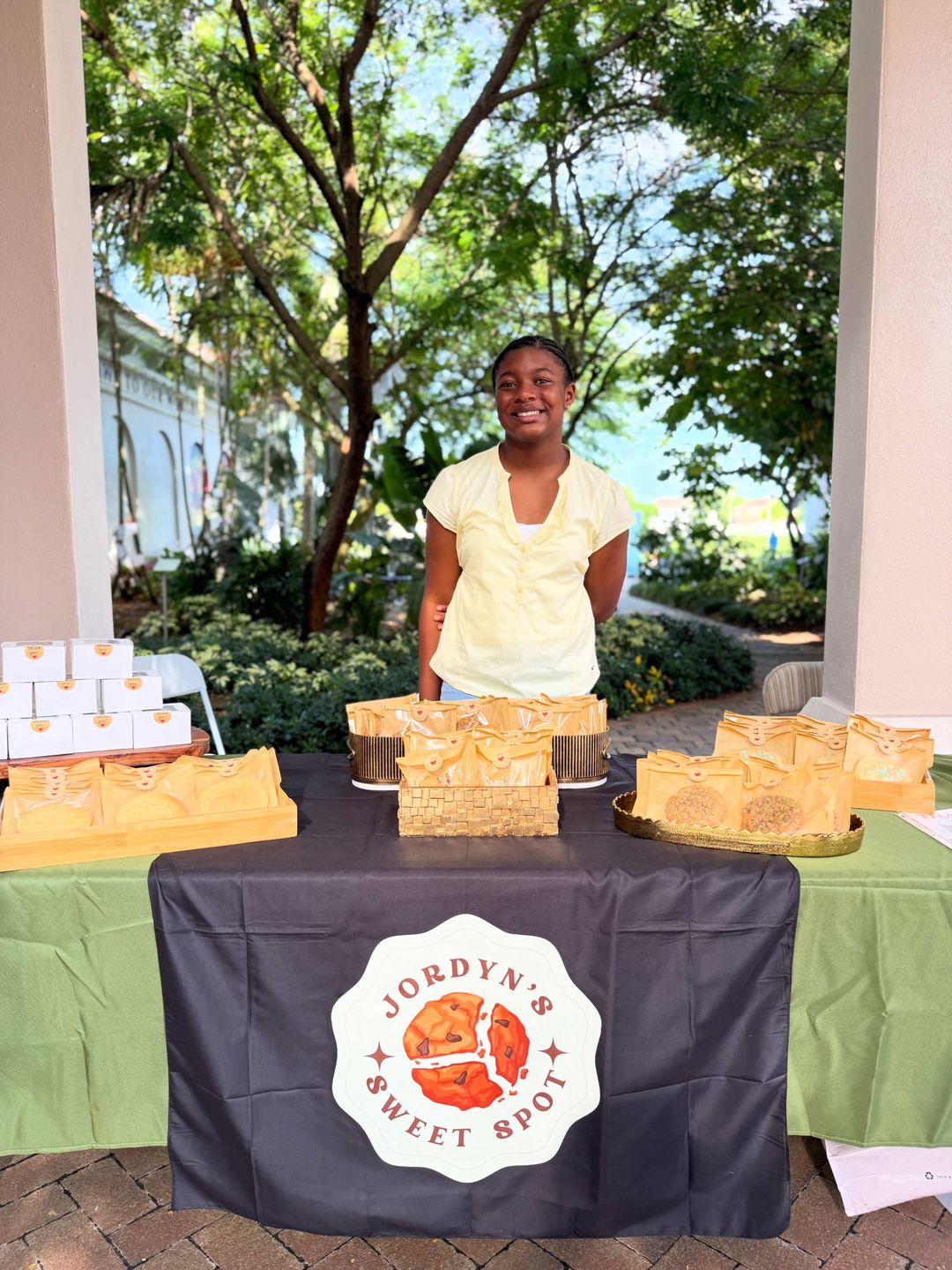 Monet Hambrick (@thetravelingchild) — Travel & Staycations creator in Miami